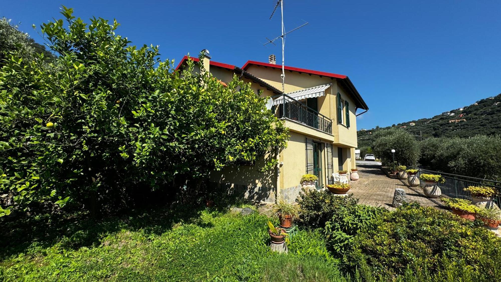 Villa Teresina นอลี ภายนอก รูปภาพ